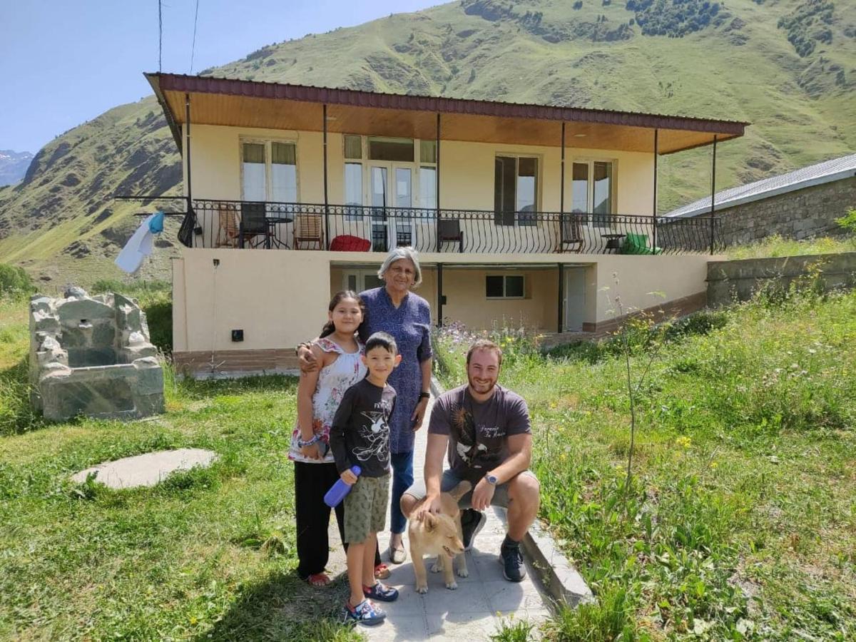Cozy Hotel Kazbegi Εξωτερικό φωτογραφία
